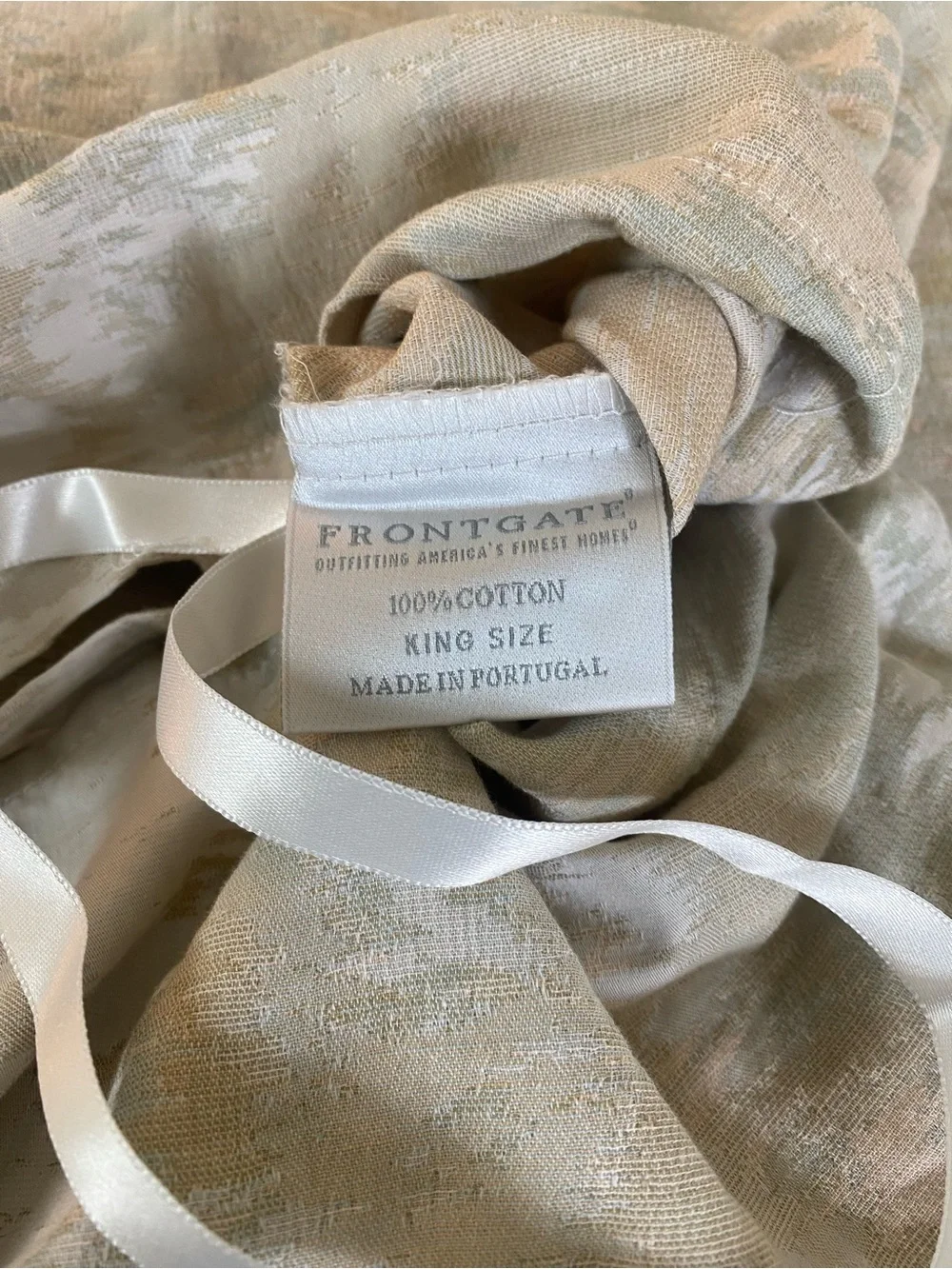 Frontgate King Duvet Jaquard in a silvery white , light peach , pale green
